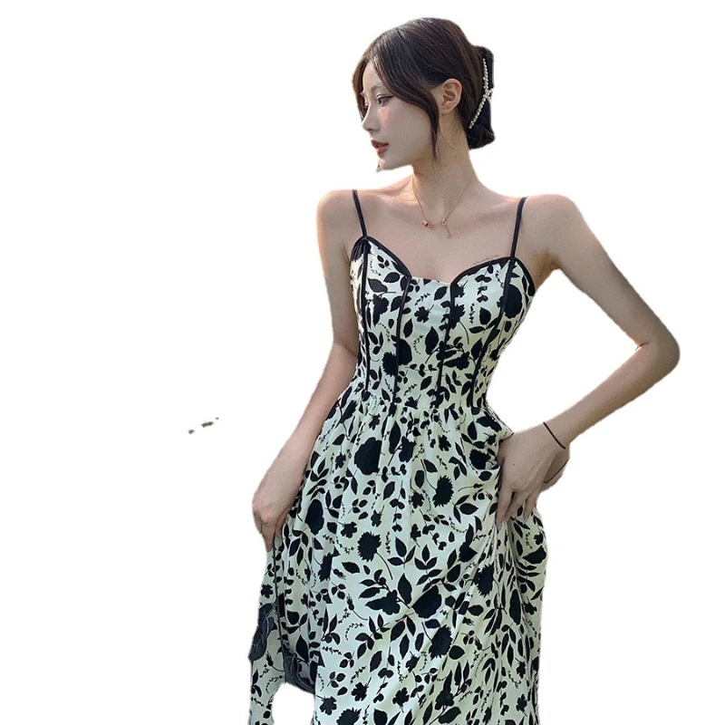 2023 Yeni Yaz Jartiyer Elbise Kadın Yaz Tatili Rüzgar Süper Peri Uzun Tarzı Çiçek Elbise V Yaka Bel Mizaç Etek