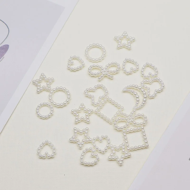 100 Adet İçi Boş Kalp İnci Tırnak Sanat Takılar Beyaz Kelebek Kare İnci Yuvarlak Flatback 3D Tırnak Dekorasyon DIY Tırnak Aksesuarları