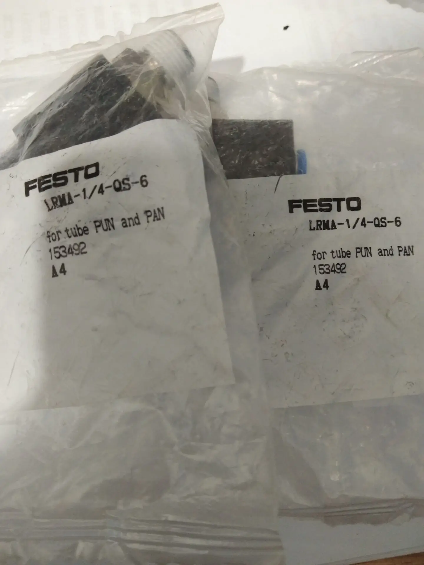 Festo FESTO Basınç Düşürücü Valf LRMA-1/4-QS - 6 %153492 Orijinal Stok