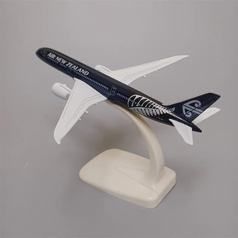 16cm Siyah Hava YENİ ZELANDA Havayolları Boeing 787 B787 Airways pres döküm model uçak Uçak Modeli Alaşım Metal Uçak Çocuklar Hediyeler