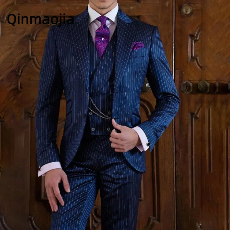 2024 Kraliyet Mavi zarif takım elbise erkekler için Şerit Moda Erkek Takım Elbise Düğün Parti Groomsmen Giyim Rahat Custom Made 3 parça