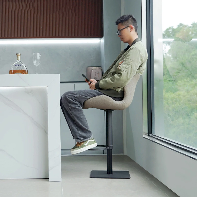 Kaldırma Lüks Bar Sandalyeleri Cafe Dinlenme Yemek Odası Metal Çerçeve Bacaklar Tasarımcı Modern Recliner Sandalye Ayarlanabilir Stoel Mobilya